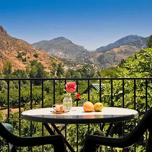https://las-huertas-de-roque.es-andalucia.com